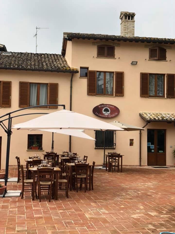 La Grande Quercia Bed and Breakfast Montefalco Exteriör bild